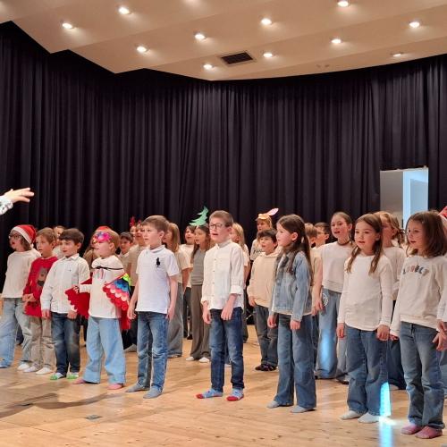 Weihnachtslied mit allen Kindern