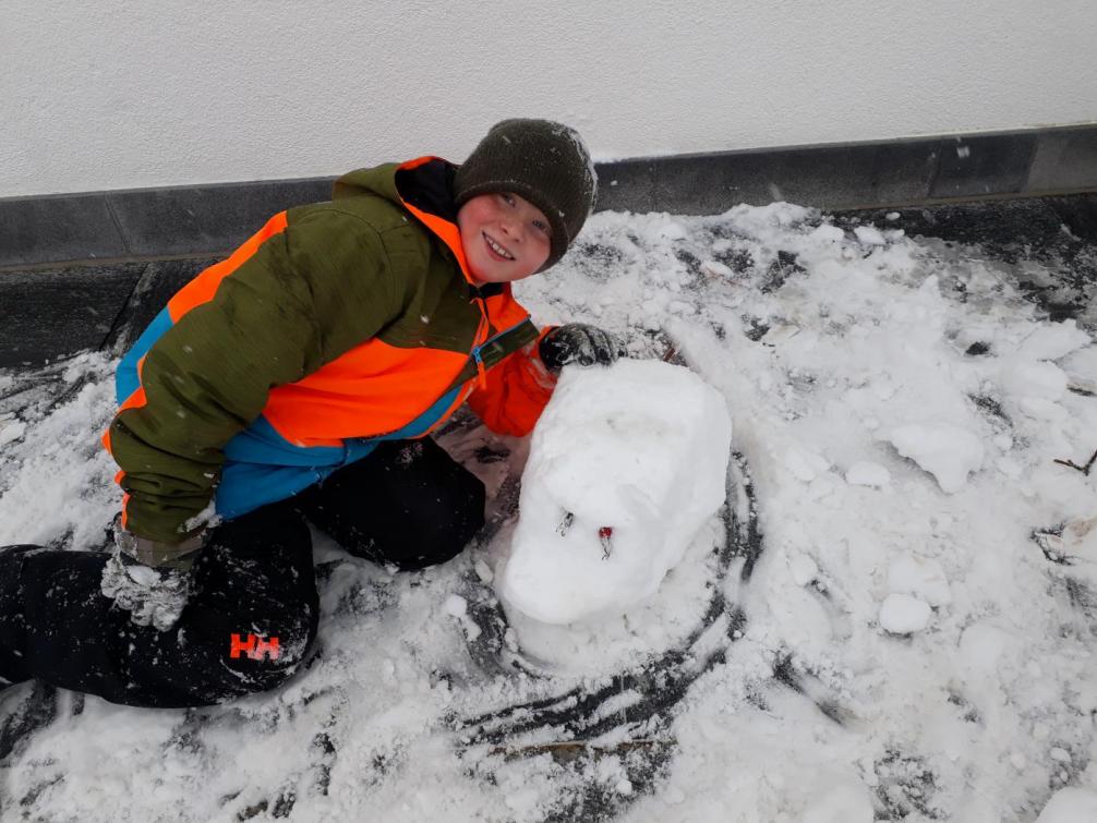 Schnee, Pause, Paul der Künstler